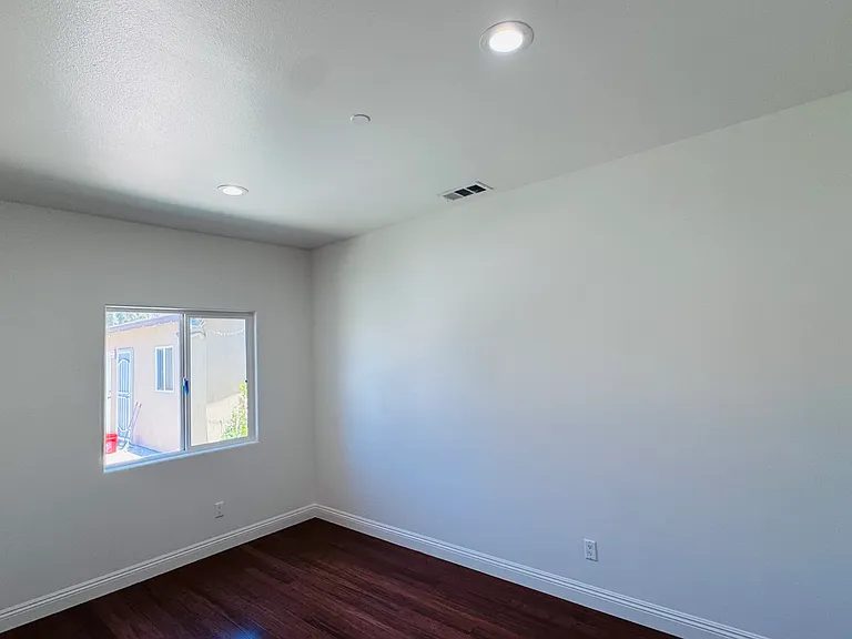 15051 La Mesa St — Photo 7
