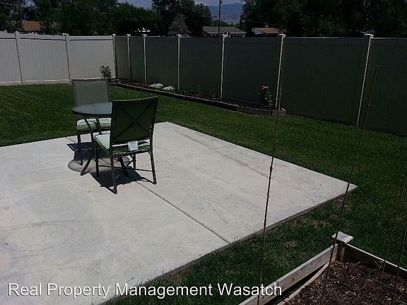 2nd image of 2339 S Leafy Hollow Ln