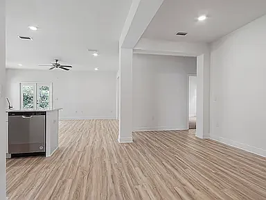 598 Hancock Way — Photo 3