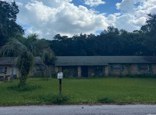 5636 Woodbine Dr, Zephyrhills, FL 33543