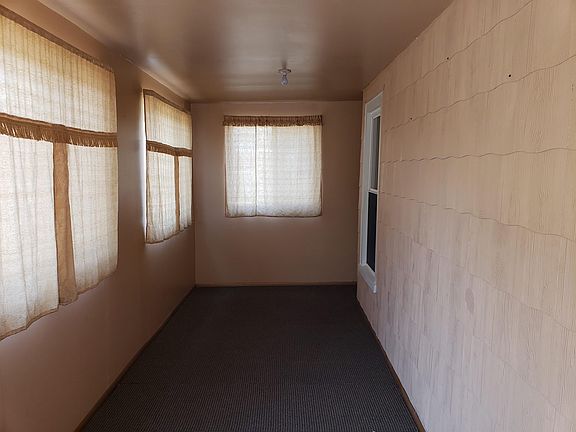 4th image of 204 Foster Ave