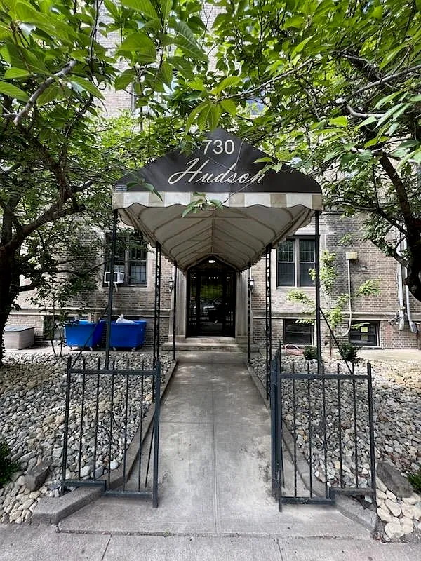 2 bed, 1.0 bath, 900 sqft, $4,000 — Photo 1