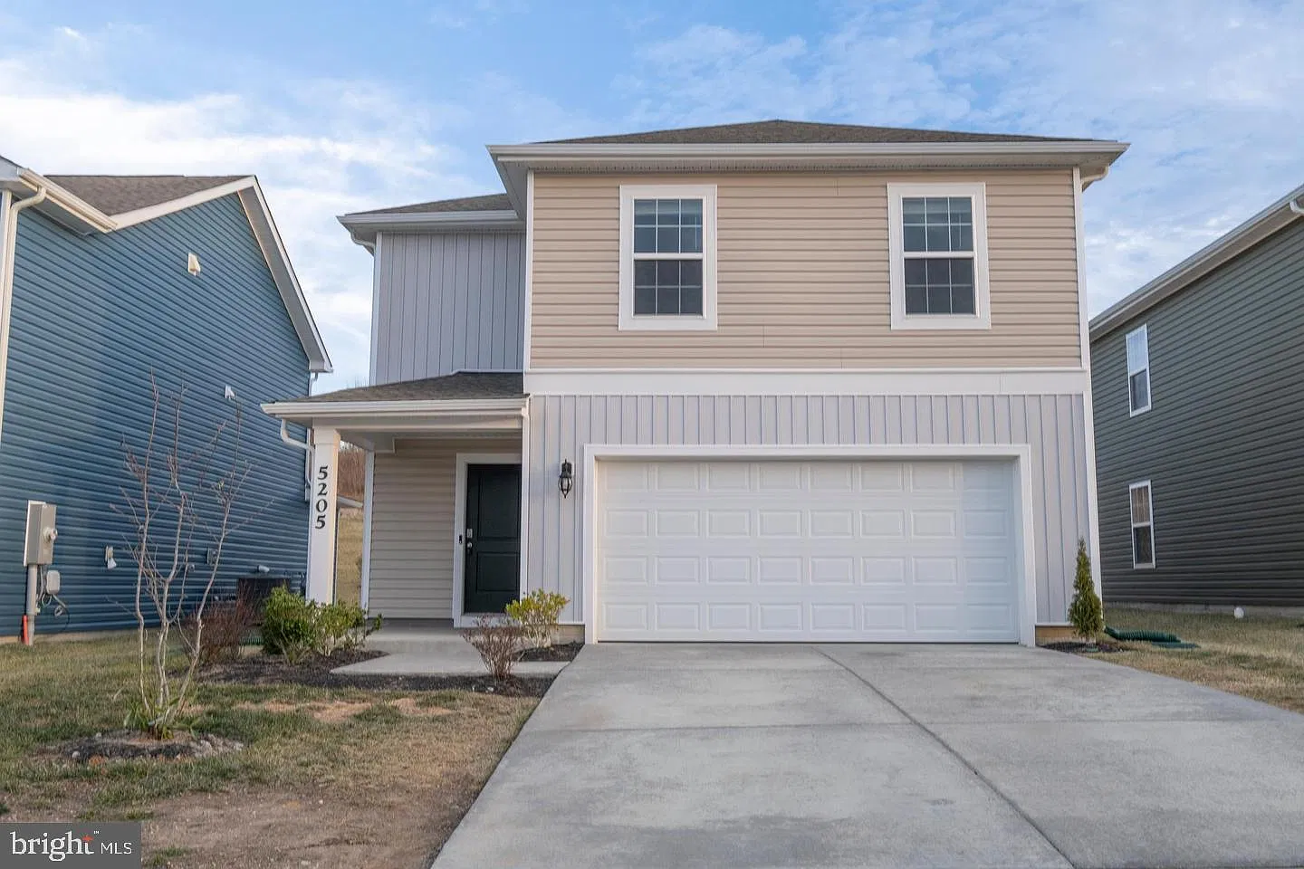 4 bed, 2.5 bath, 2000 sqft, $2,500 — Photo 1