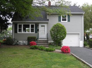 18 Berwick St, Raritan, NJ 08869