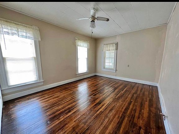 2nd image of 814 N 6th St