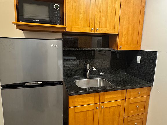 3rd image of 2339 California St #11