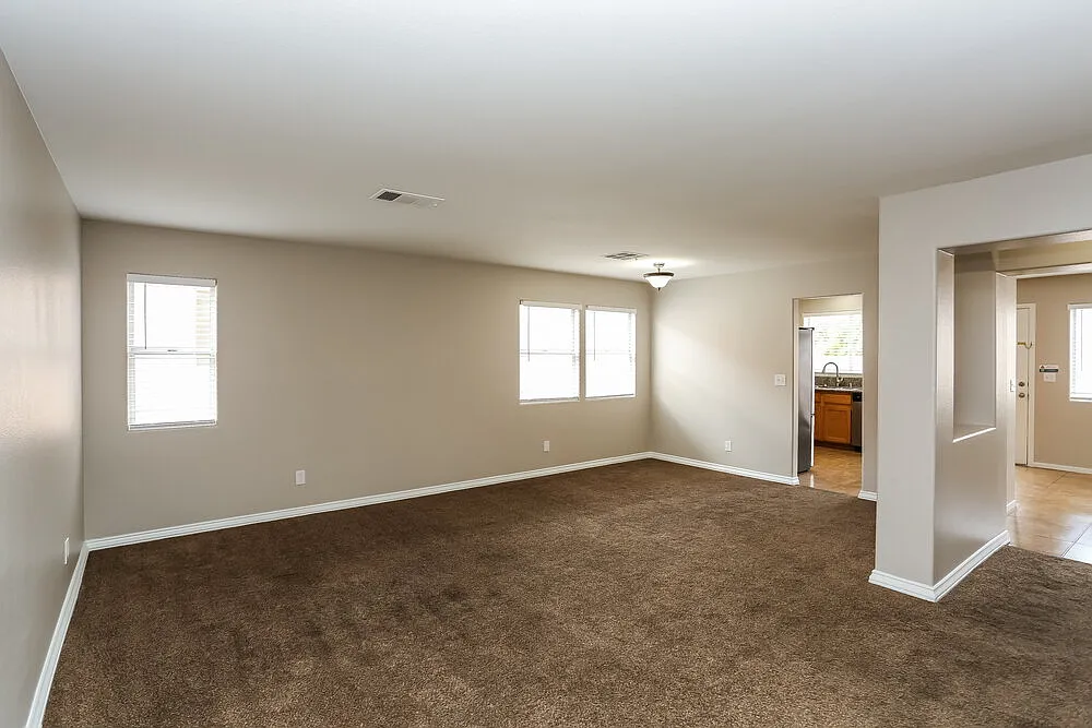 5 bed, 3.0 bath, 2092 sqft, $2,875 — Photo 4