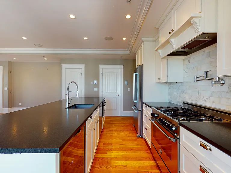 721 E 6th St #4 — Photo 7