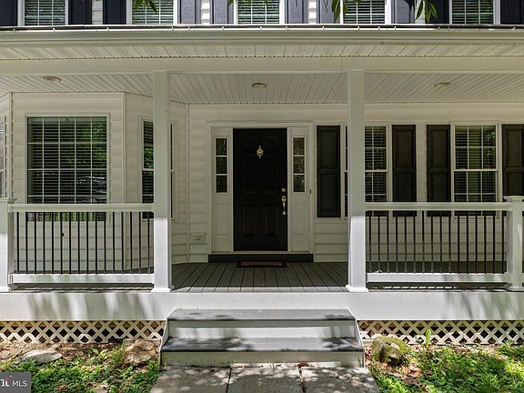 5th image of 3330 Oakwood Dr