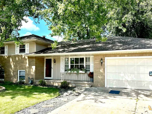 118 W Greenfield Dr, Little Chute, WI 54140