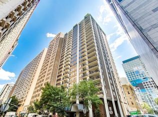 201 E Chestnut St APT 3F, Chicago, IL