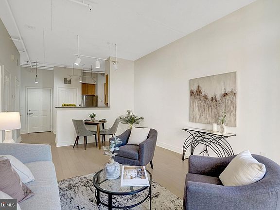5th image of 1201 N Garfield St APT 202