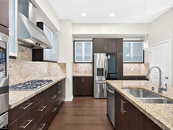 2nd image of 21 Gramercy