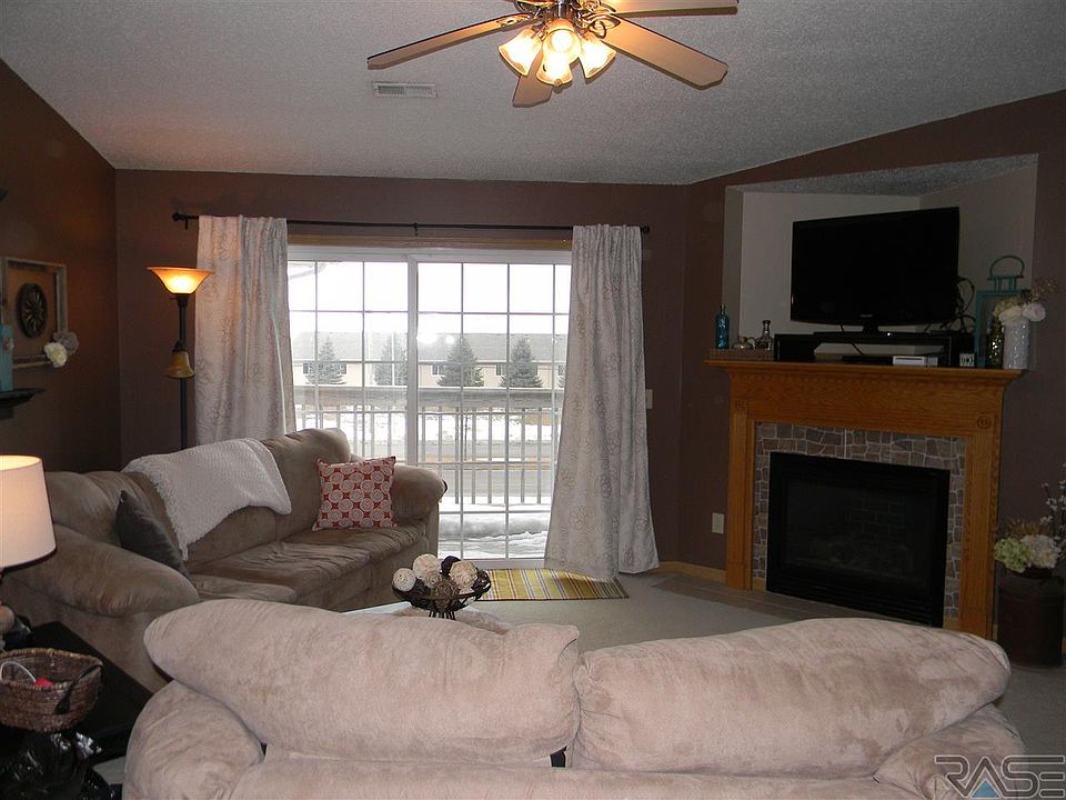 1st image of 7430 S Louise Ave APT 302