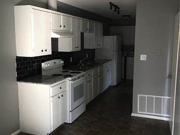 3rd image of 52 E Wilson St #B