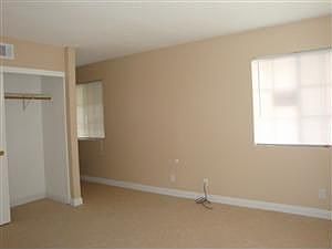 2nd image of 1532 Smythe Ave