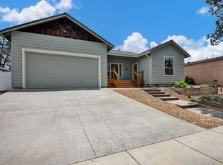 740 NW 9th St, Redmond, OR 97756