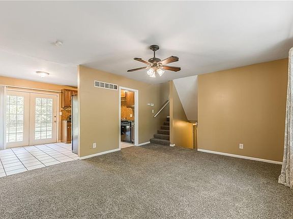 4th image of 11002 Herrick Ave