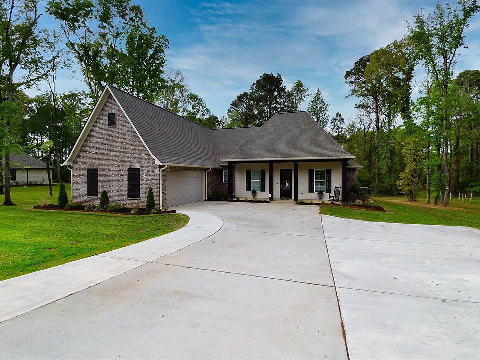 1st image of 112 Shade Tree Trce