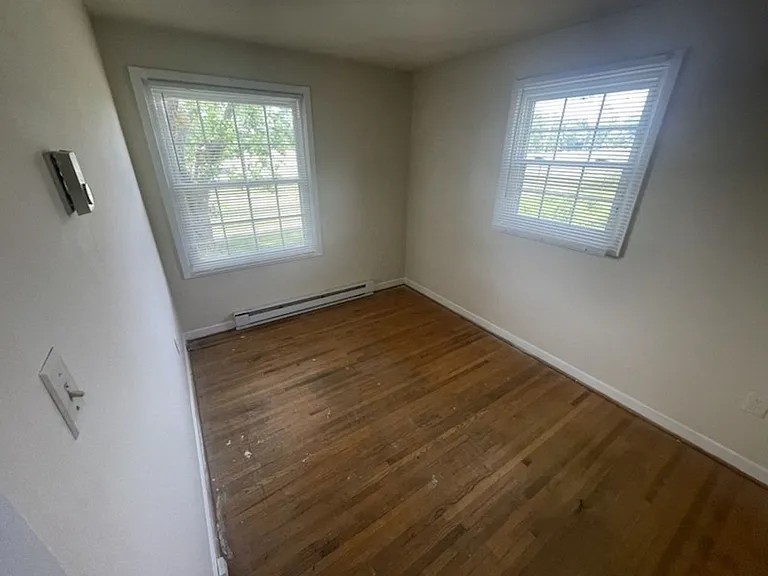 620 E Roanoke St — Photo 2