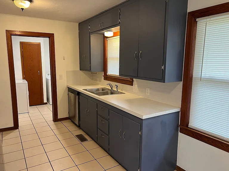 1009 Mike Ave — Photo 3