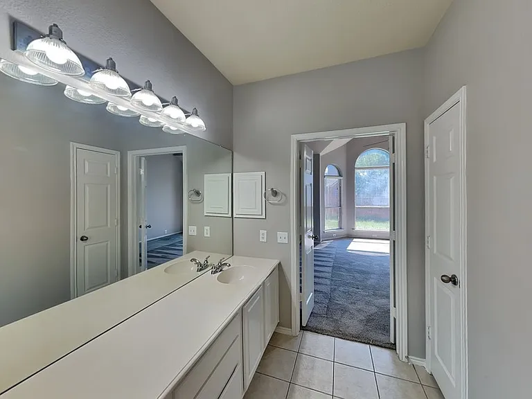 2815 Saint Maria Dr — Photo 9