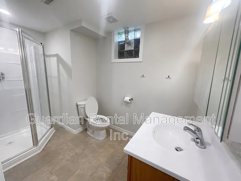 325 Albany St #3 — Photo 7