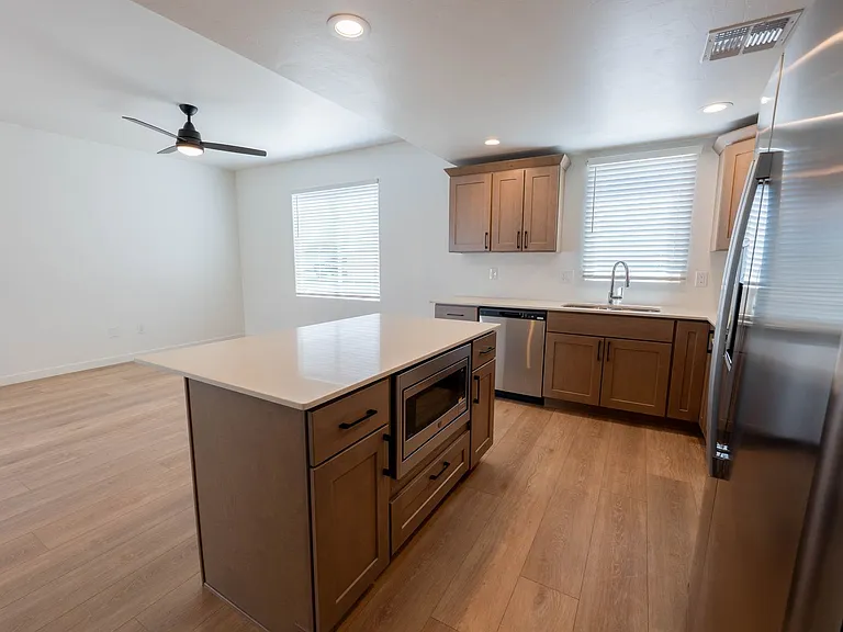 1300 N Rook Ave #7 — Photo 3