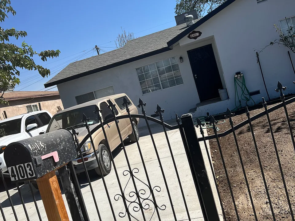 403 Price St