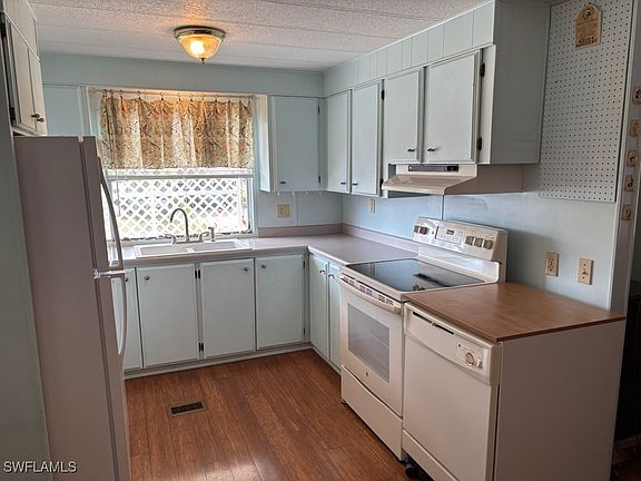4th image of 625 Vista Dr