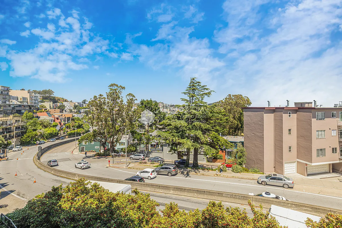 Building Photo - 3550 Market St #203