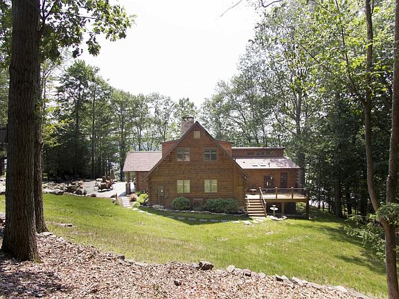 4th image of 526 Evergreen Dr