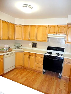 Rented by Merit Group & Associates | media 32