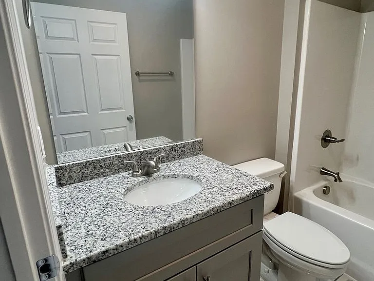 317/319 E. Gilbreath Street — Photo 7