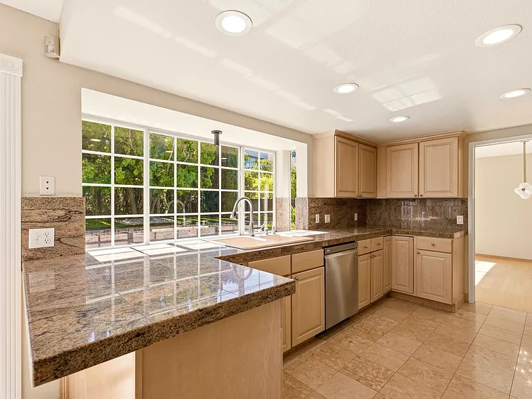7175 Cahen Dr — Photo 12