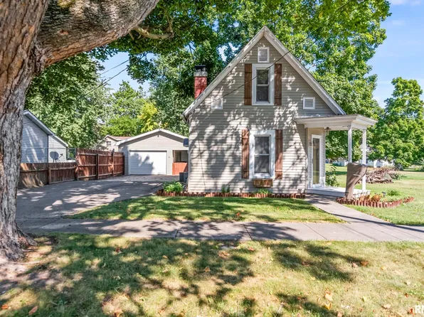 322 S Prospect St, Waverly, IL 62692