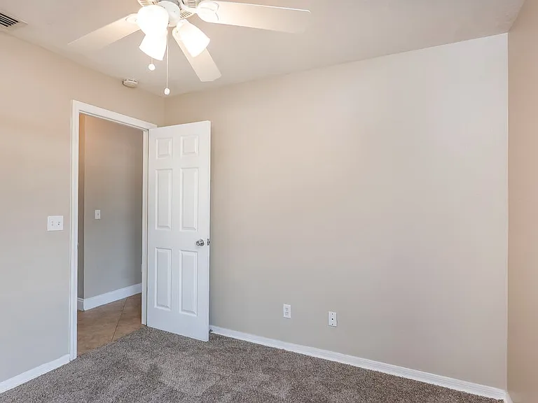 811 SW 14th Pl — Photo 15