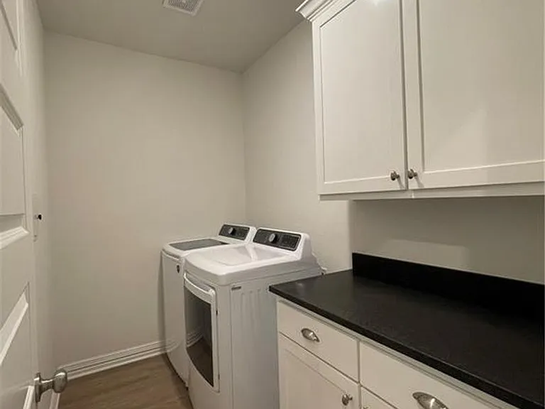 1544 Bennett St — Photo 19