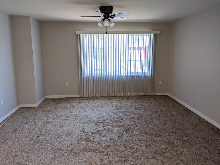 3250 Gateway Drunit D — Photo 3