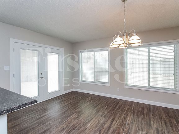 4th image of 547 N Santa Barbara