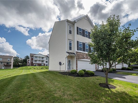 4th image of 10 Roosevelt Dr