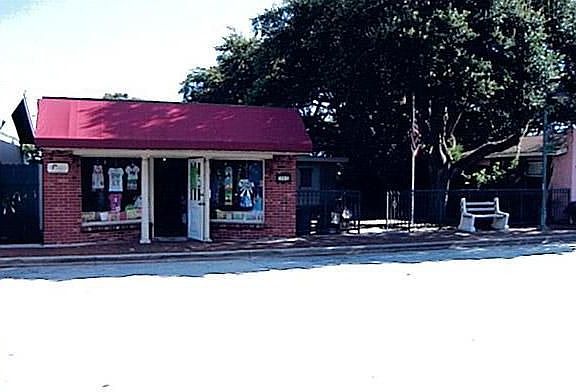 4th image of 306 Flagler Ave
