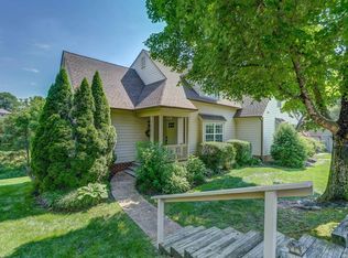 1069 Amber Ridge Rd, Charlottesville, VA 22901