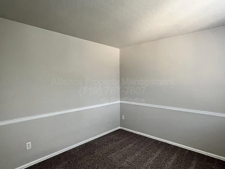 5671 Vermillion Bluffs Dr — Photo 25