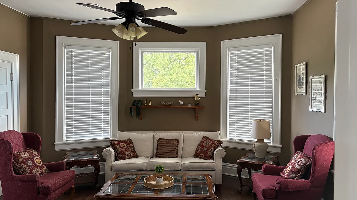 Living room 2 - 599 E Main St #3