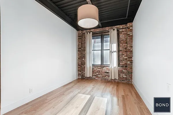 Rented by Bond New York | media 22