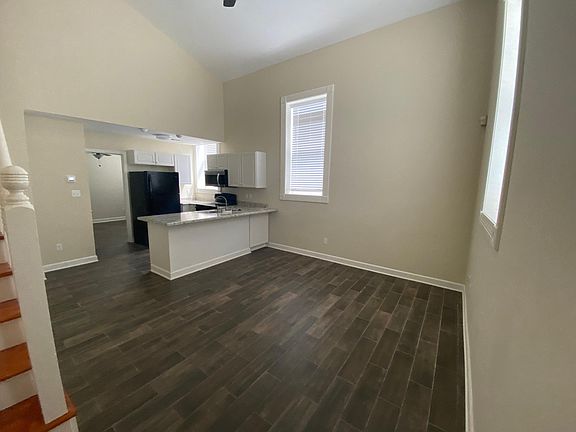 3rd image of 2323 University Ave #A
