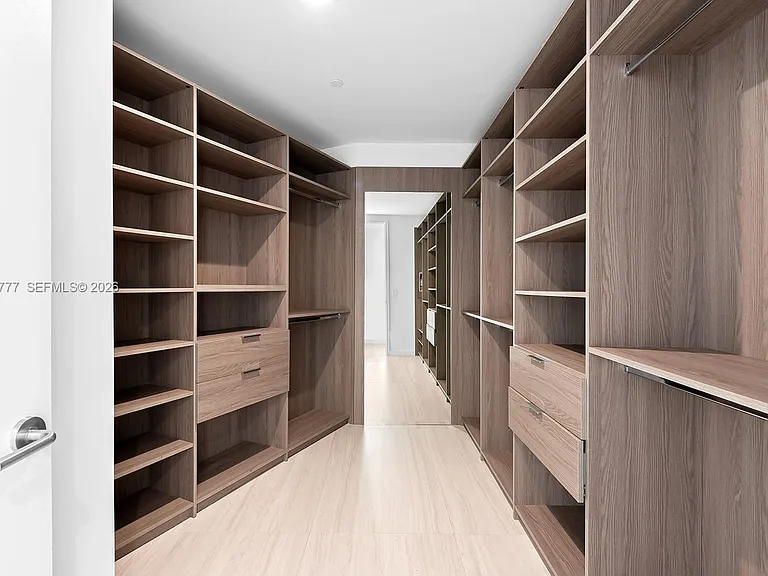 851 NE 1st Ave #Penthouse 5700 — Photo 33