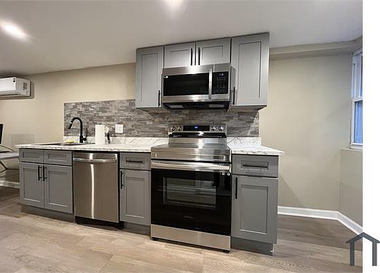 1st image of 1552 N Peach St #1