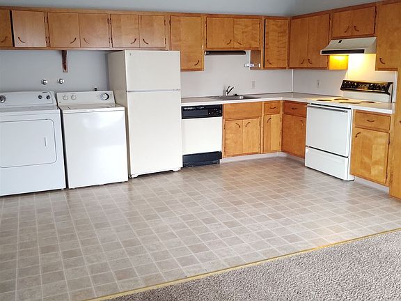 325 E Kitchen